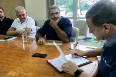 Prefeituras de Itabira e Itambé firmam parceria para  manutenção de estradas rurais